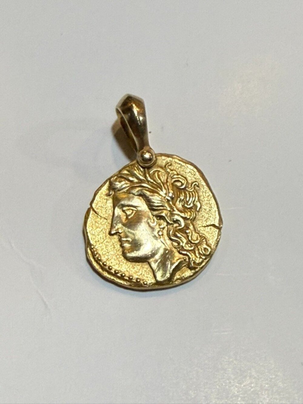 David Yurman Virgo Amulet 18K Yellow Gold 17mm Zodiac Pendant, DY Box & Pouch